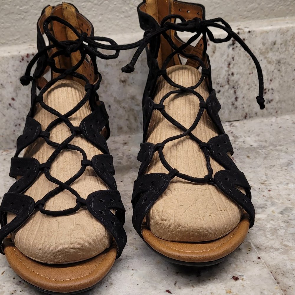 Solanz Seacrest Black Suede Gladiator Sandal Women’s 9M